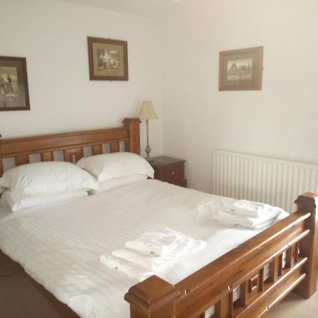 The Dyke Neuk Inn Meldon  外观 照片